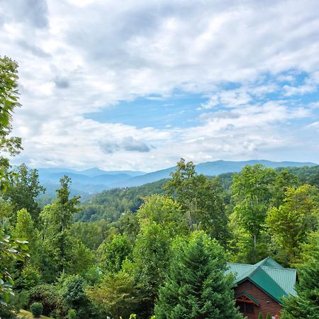 Komfy Kozy, 3 Bedrooms, Sleeps 10, Views, Game Room, Pool Access, WiFi Gatlinburg Buitenkant foto