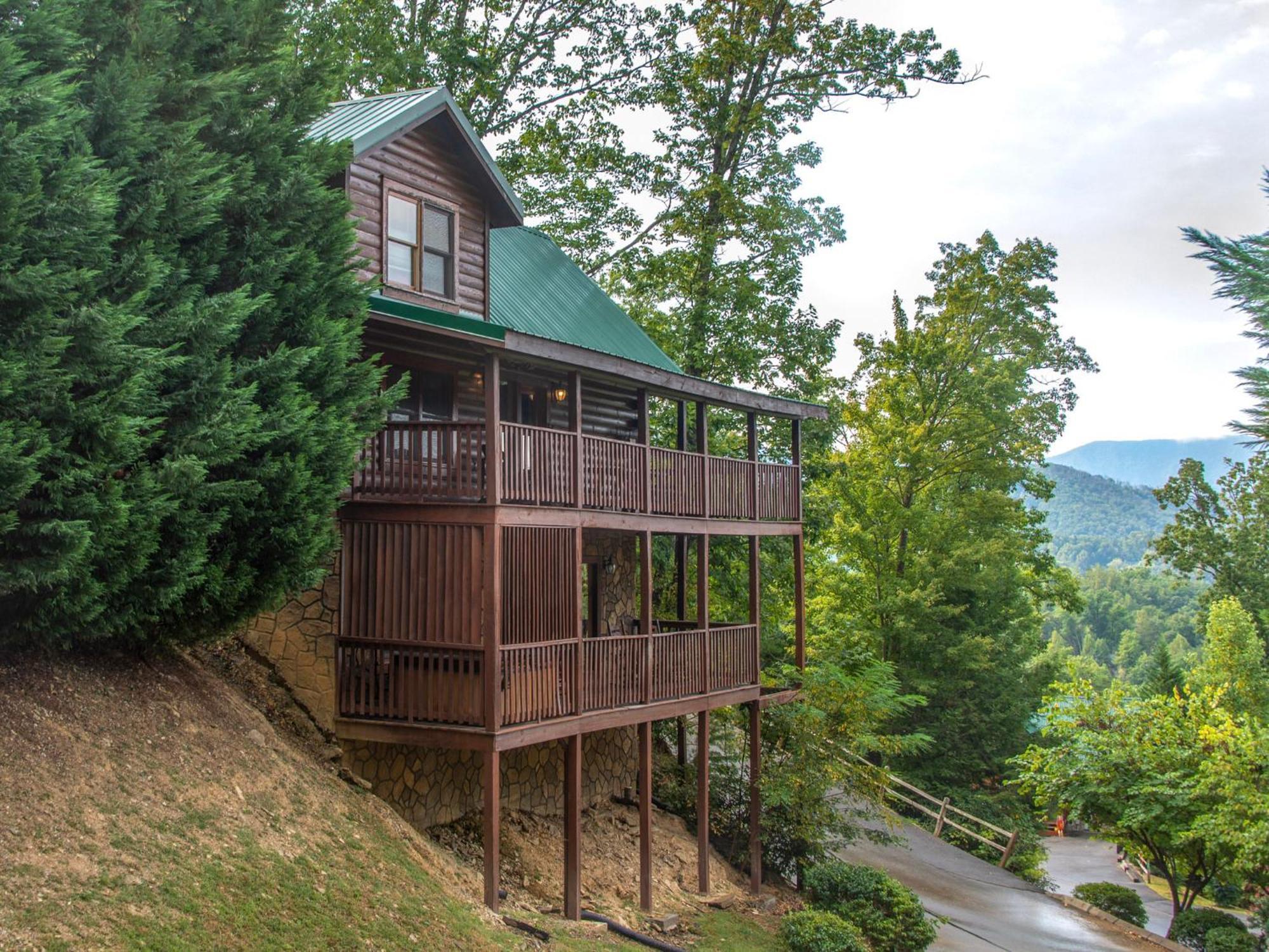 Komfy Kozy, 3 Bedrooms, Sleeps 10, Views, Game Room, Pool Access, WiFi Gatlinburg Buitenkant foto