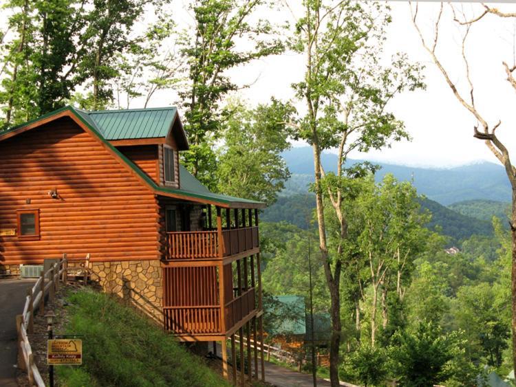 Komfy Kozy, 3 Bedrooms, Sleeps 10, Views, Game Room, Pool Access, WiFi Gatlinburg Buitenkant foto