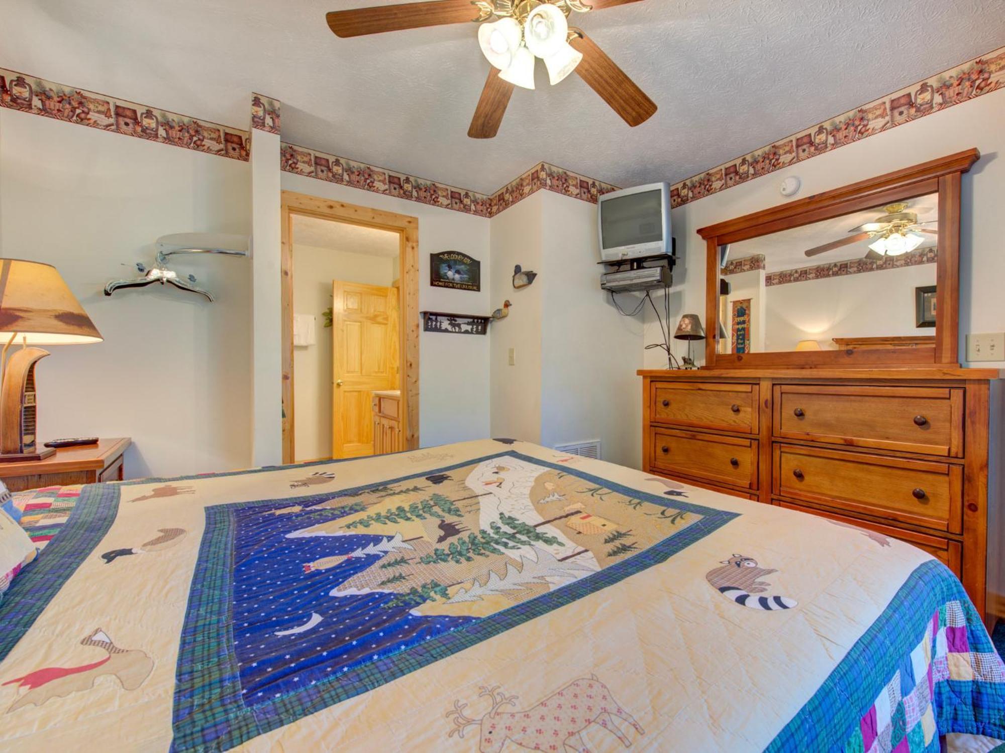 Komfy Kozy, 3 Bedrooms, Sleeps 10, Views, Game Room, Pool Access, WiFi Gatlinburg Buitenkant foto