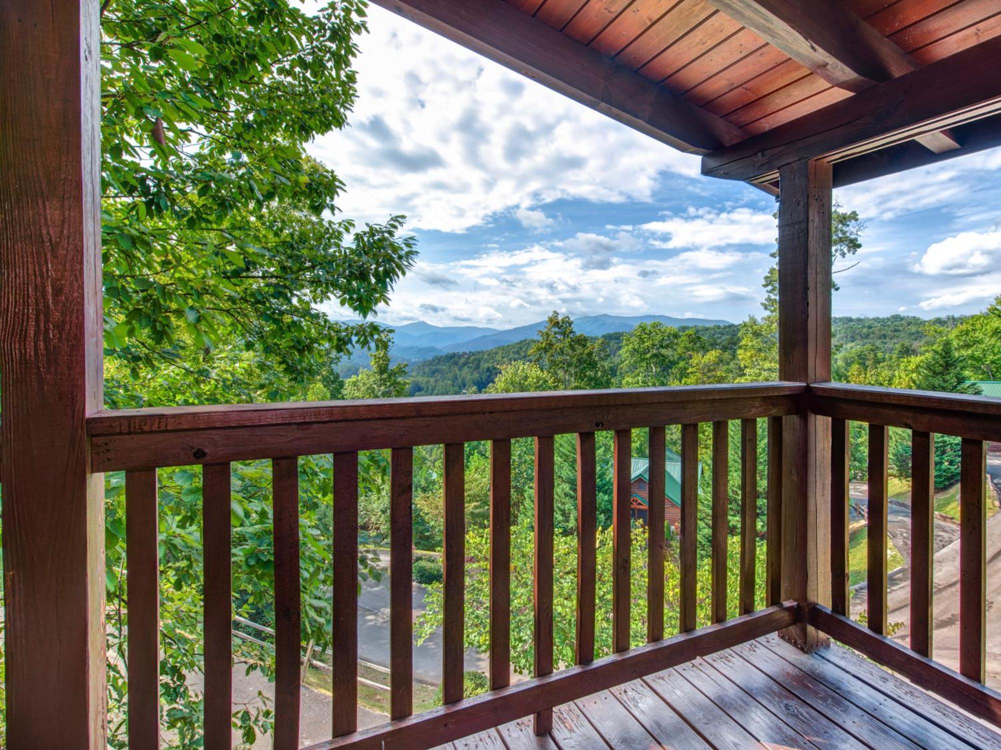 Komfy Kozy, 3 Bedrooms, Sleeps 10, Views, Game Room, Pool Access, WiFi Gatlinburg Buitenkant foto