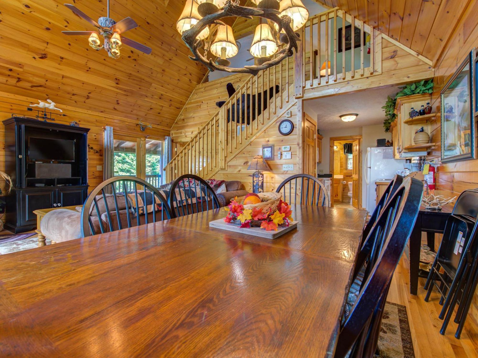 Komfy Kozy, 3 Bedrooms, Sleeps 10, Views, Game Room, Pool Access, WiFi Gatlinburg Buitenkant foto