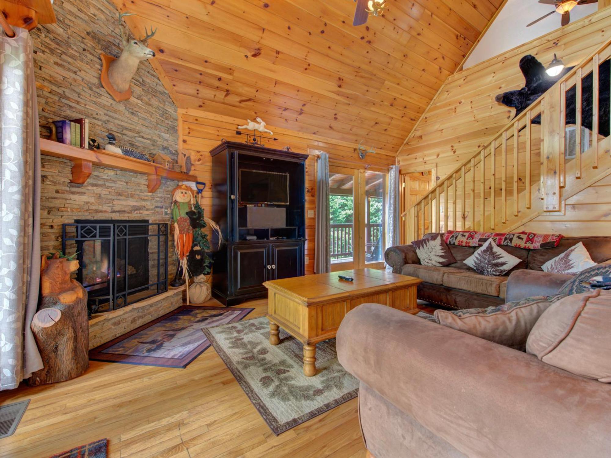 Komfy Kozy, 3 Bedrooms, Sleeps 10, Views, Game Room, Pool Access, WiFi Gatlinburg Buitenkant foto