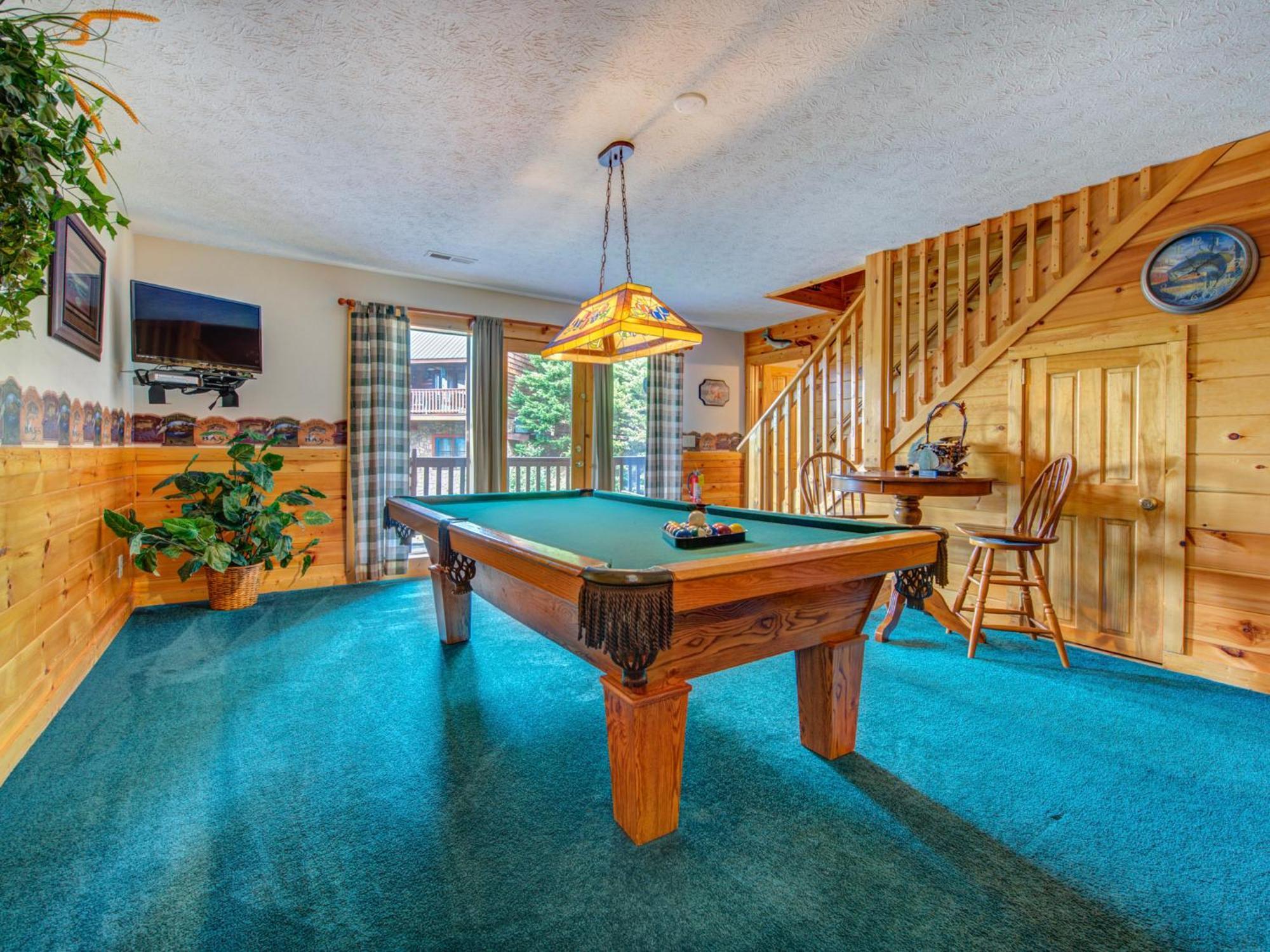 Komfy Kozy, 3 Bedrooms, Sleeps 10, Views, Game Room, Pool Access, WiFi Gatlinburg Buitenkant foto